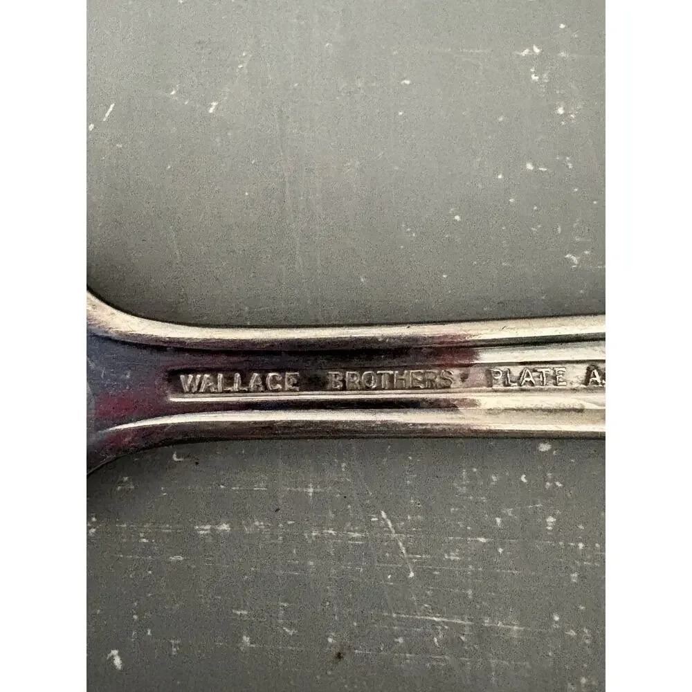 Vintage Wallace Brothers Roseanne Silverplate Flat Butter Knife Art Deco 1938